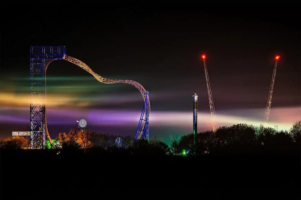 Höchste Achterbahnen Deutschlands: Sky Wheel im Skyline Park bei Nacht