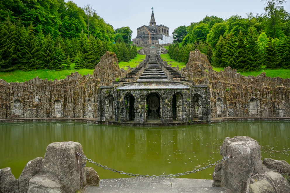 Parks in Deutschland: Blick auf den Herkules in Kassel Wilhelmshöhe