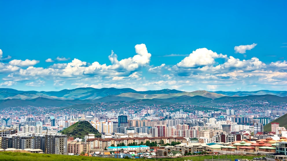 Mongolei: Blick auf Hauptstadt Ulaanbaatar