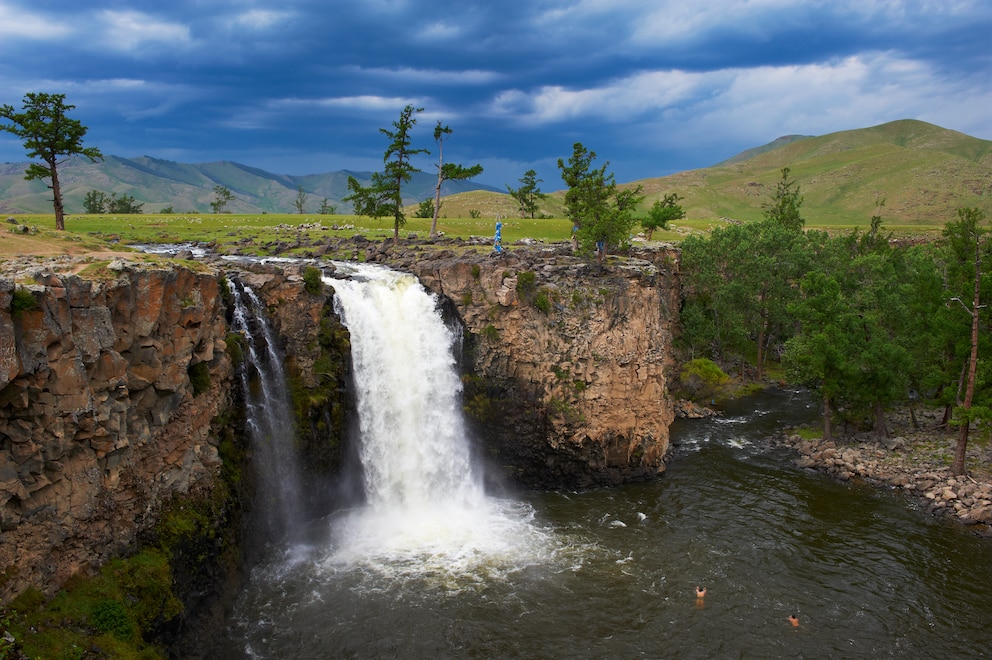 Mongolei: Blick auf den Orkhon Wasserfall