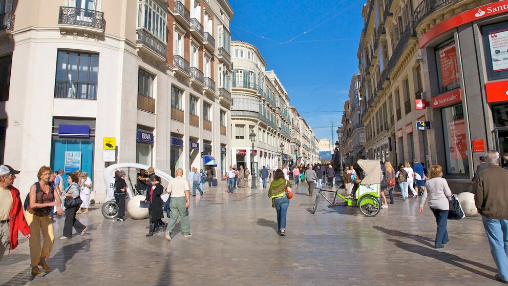 Protest in spanischen Ferienorten: Blick auf das Stadtzentrum von Málaga mit einer belebten Einkaufsstraße