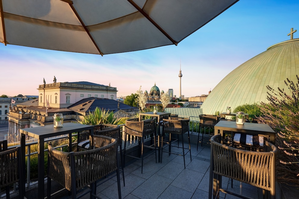 Die Rooftop-Bar des Berliner Hotel de Rome ist unter den besten der Welt