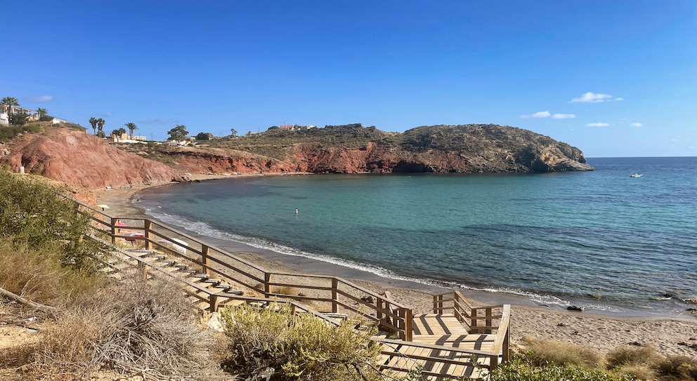 Playa de Bolnuevo – bekannt für seine einzigartigen, vom Wind geformten Sandsteinformationen