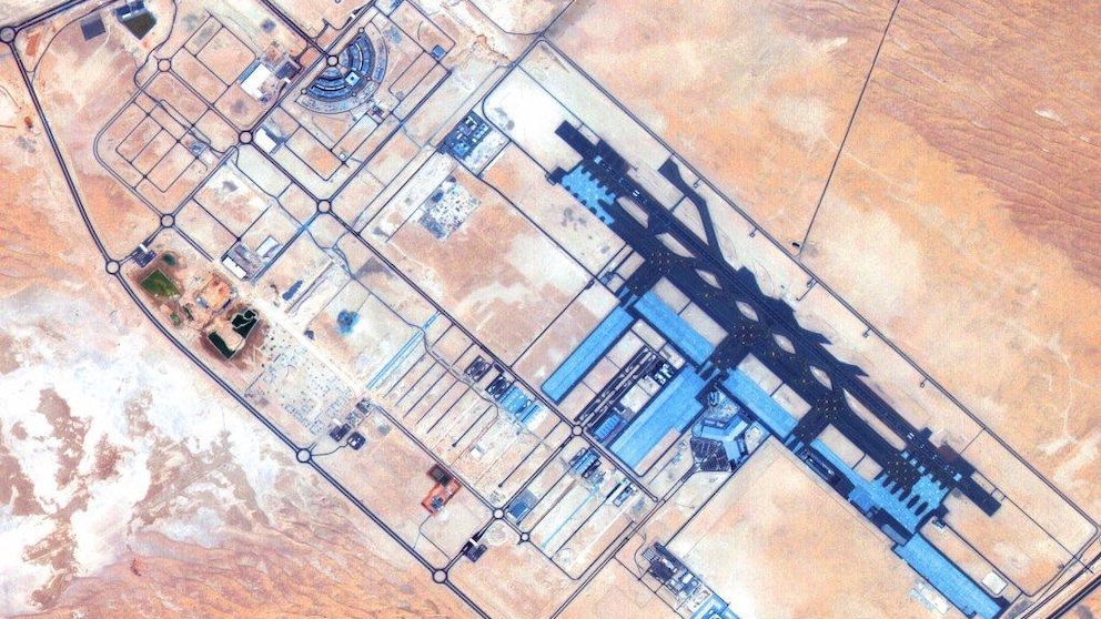 Größter Flughafen der Welt in Dubai: Luftansicht von Al Maktoum International Airport