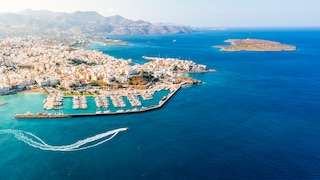 Kurzurlaub Pfingsten: Blick auf Agios Nikolaos auf Kreta