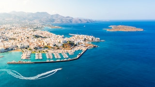 Kurzurlaub Pfingsten: Blick auf Agios Nikolaos auf Kreta