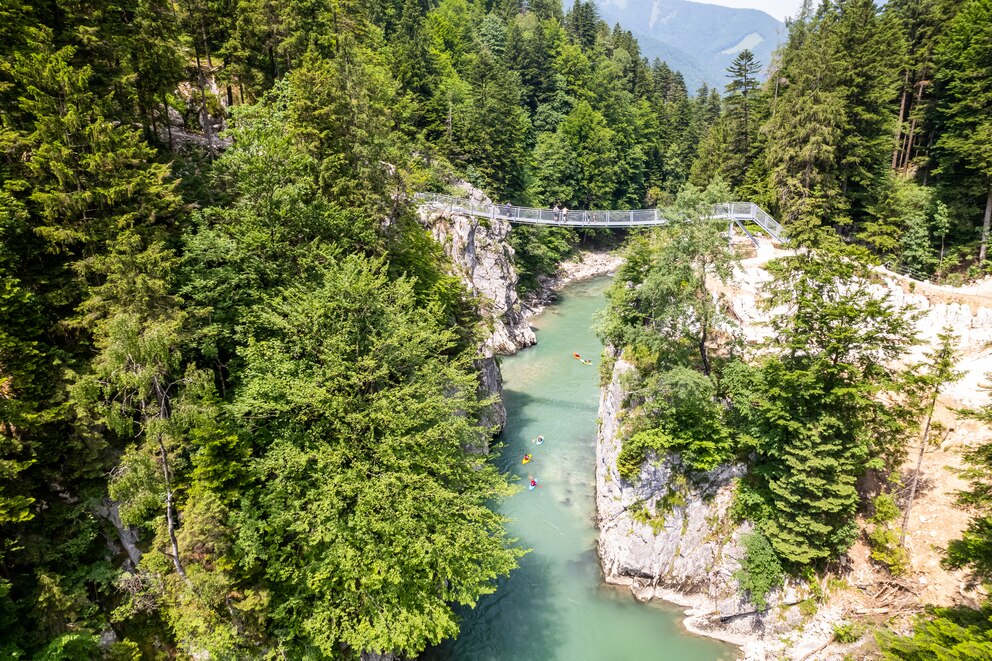 Abenteuerlicher Wanderweg durch die Klobensteinschlucht auf dem Schmugglerweg.