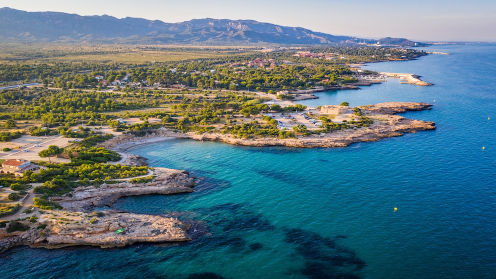 Die Costa Dorada bedeutet übersetzt die „Goldene Küste“ und verweist damit auf die vielen goldgelben Sandstrände