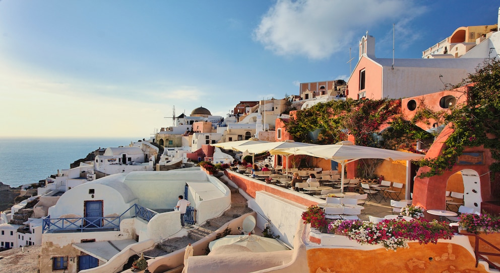 Auf Santorini bietet sich im Juni die letzte Möglichkeit, die Insel vor dem großen Ansturm der Hauptsaison zu erleben.