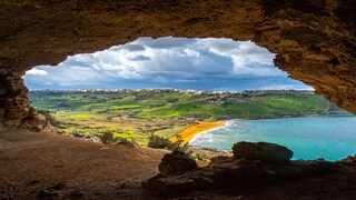 Die kleine Insel Gozo liegt direkt neben Malta und gehört zur gleichnamigen Republik.