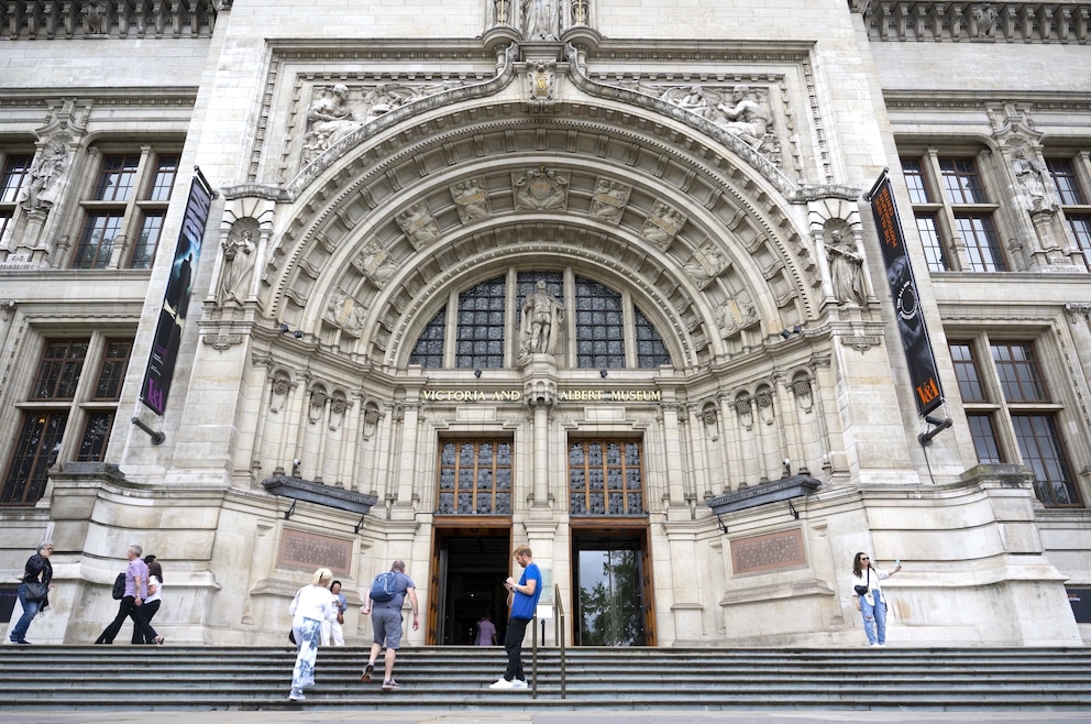 Victoria and Albert Museum