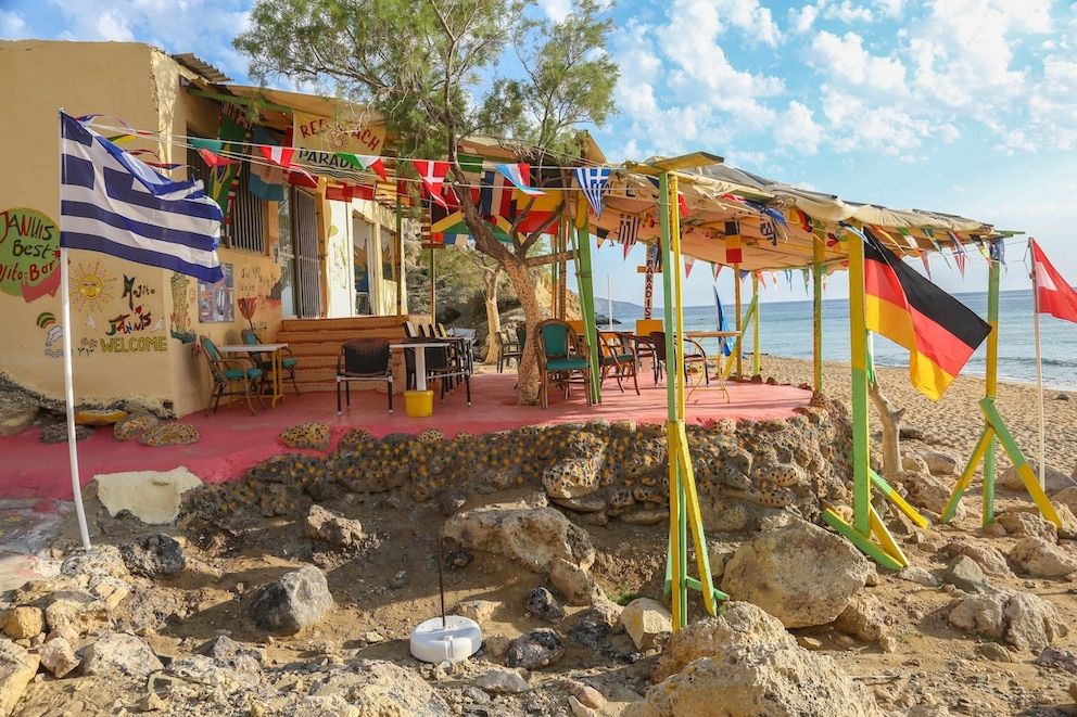 Die kleine Strandbar am FKK-Strand Red Beach auf Kreta