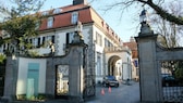 Eine der EM-Nationalmannschaften hat Hotelzimmer im Schlosshotel im Grunewald gebucht