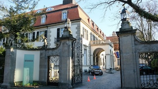 Eine der EM-Nationalmannschaften hat Hotelzimmer im Schlosshotel im Grunewald gebucht