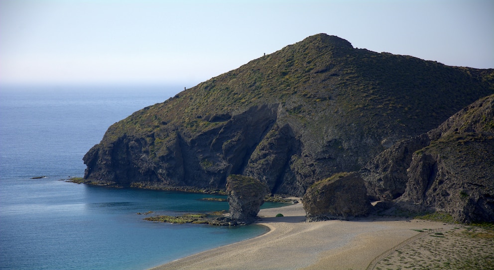 Playa de los Muertos – der Strand befindet sich nahe der Stadt Almería ist ein absoluter Geheimtipp unter den Stränden Spaniens