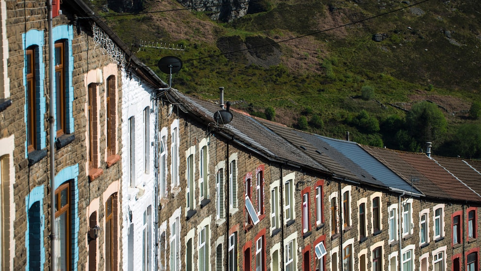 Ehemalige Minenarbeiterhäuser im Rhondda Valley in Wales