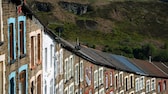 Ehemalige Minenarbeiterhäuser im Rhondda Valley in Wales