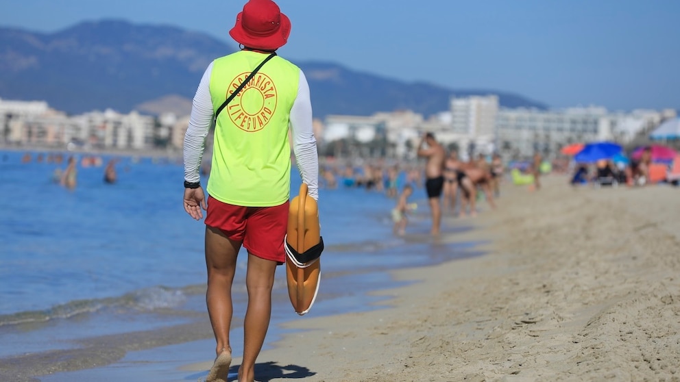 Einige Rettungsschwimmer auf Mallorca könnten bald streiken