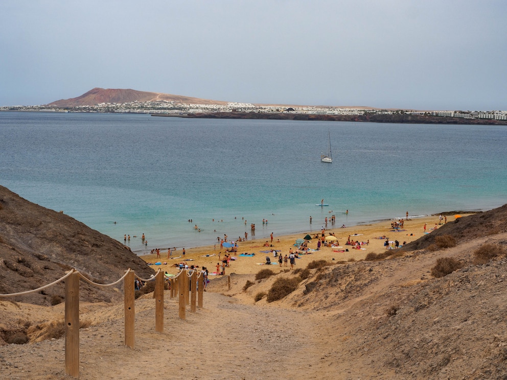 Der Playa de Papagayo auf Lanzarote ist der zweitüberfüllteste Strand Europas