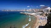 Die Playa de Poniente in Spanien ist der überfüllteste Strand Europas