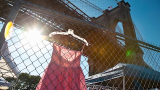 Vintage-Shopping in New York: der Flohmarkt an der Brooklyn Bridge ist beliebt