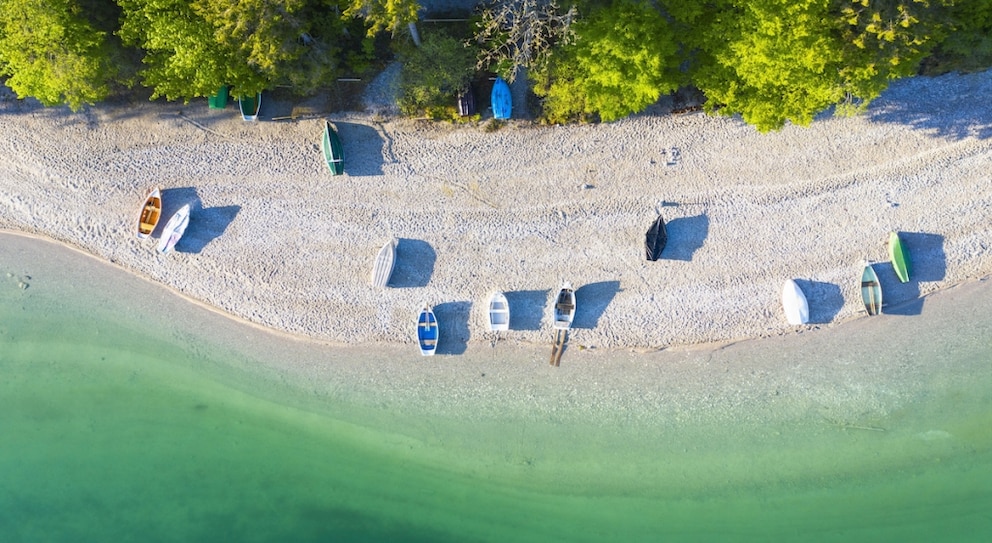 The beach of the Zwergern Peninsula in Walchensee near Kochel am See
