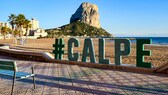 Der Ferienort Calpe an der spanischen Costa Brava greift durch: Die Stadtverwaltung verhängt teils drastische Bußgelder fürs Reservieren von Liegestühlen am Strand