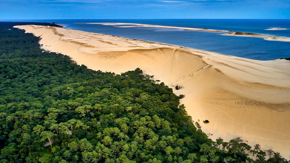Deutsche FKK-Urlauber zieht es zunehmend ins Ausland. Neben Kroatien und Spanien ist auch Frankreich, etwa die Region Aquitaine (im Foto), beliebt.