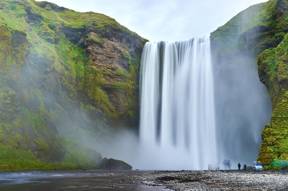 Seljalandsfoss ist ein Wasserfall in Island