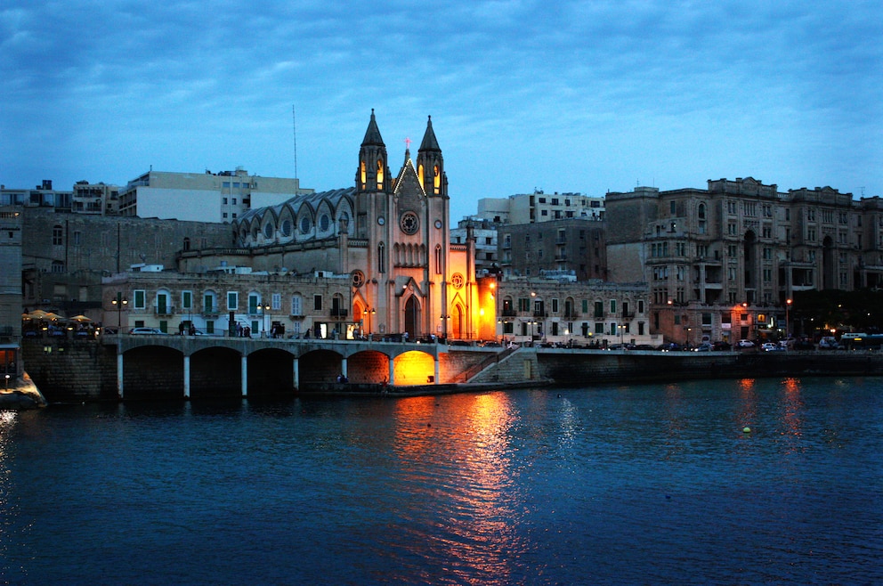 Sliema ist ein Ferienort an der Ostküste Maltas 