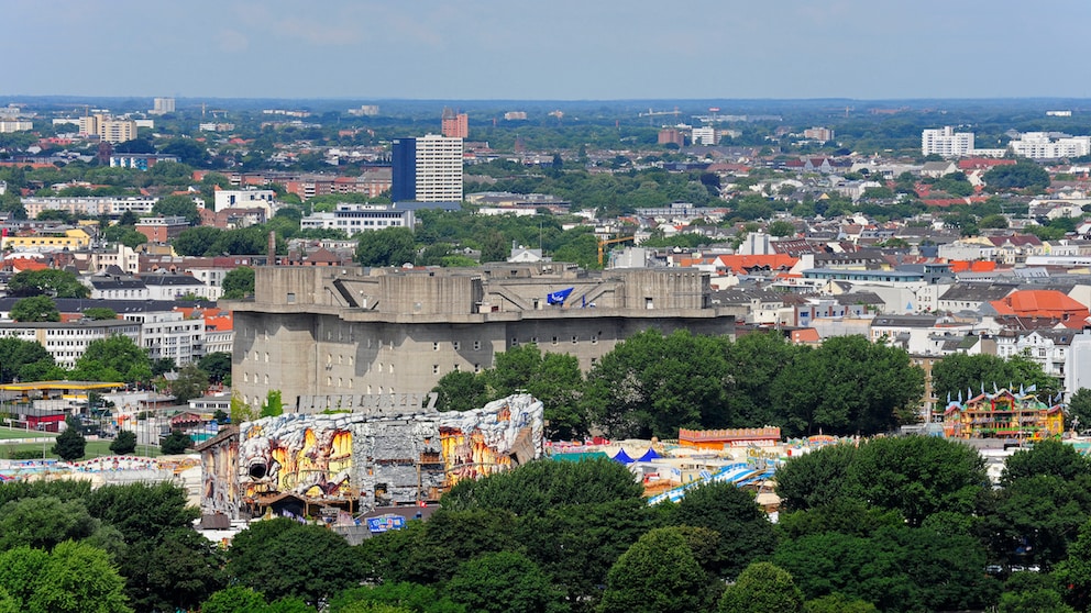 Hamburgs Bunker am Heiligengeistfeld soll ein grünes Dach bekommen