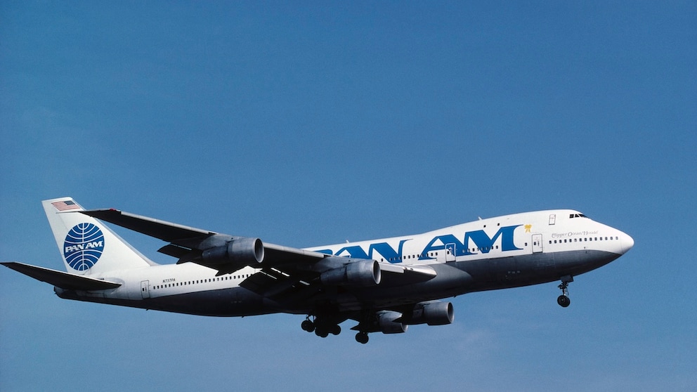 Eine Maschine der Pan Am beim Landeanflug