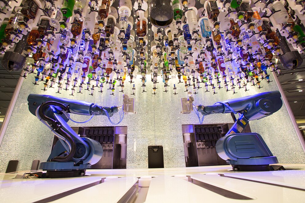 Blick in die Bionic Bar der „Quantum of the Seas“