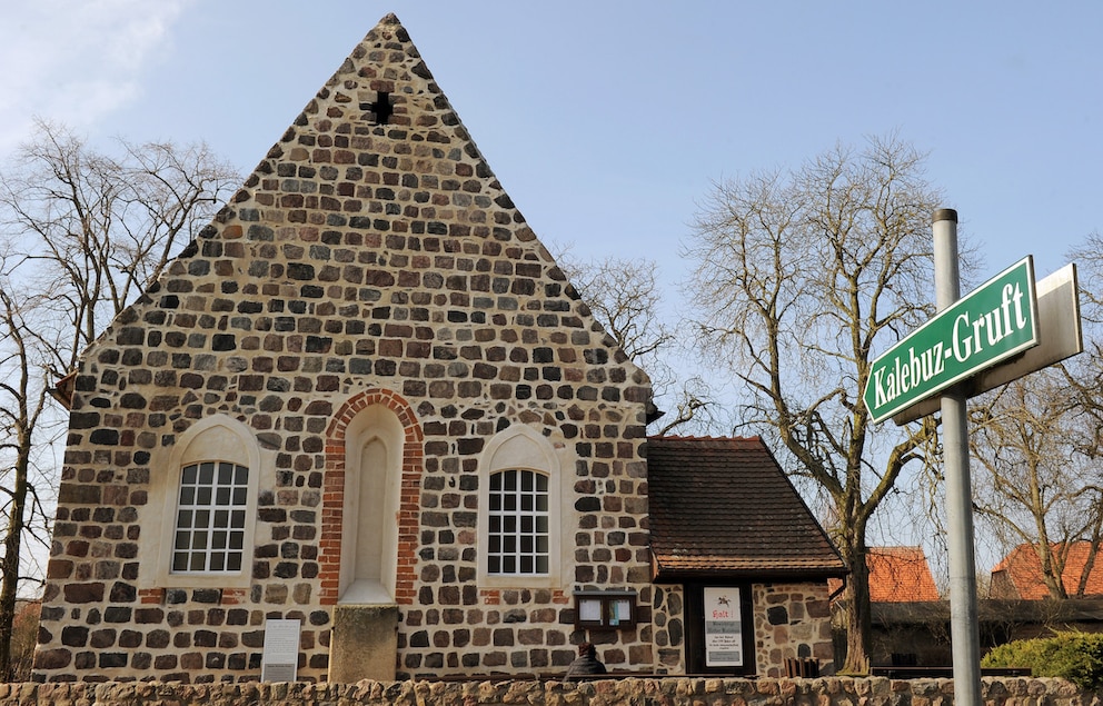 Ritter Kalebuz, Kirche