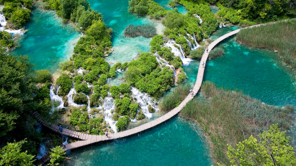 Der Nationalpark Plitvicer Seen in Kroatien bietet spektakuläre Ausblicke