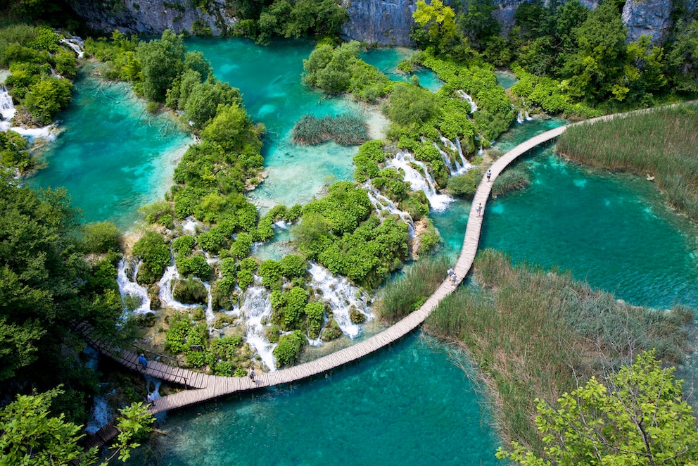 Der Nationalpark Plitvicer Seen in Kroatien bietet spektakul&auml;re Ausblicke