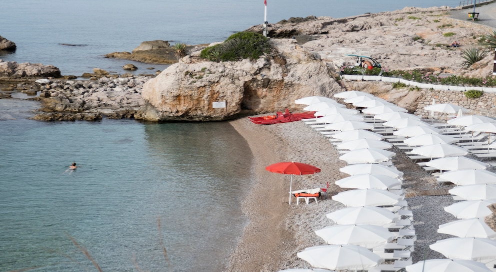 La Spiaggetta dei Balzi Rossi zählt zu den schönsten Stränden Liguiriens