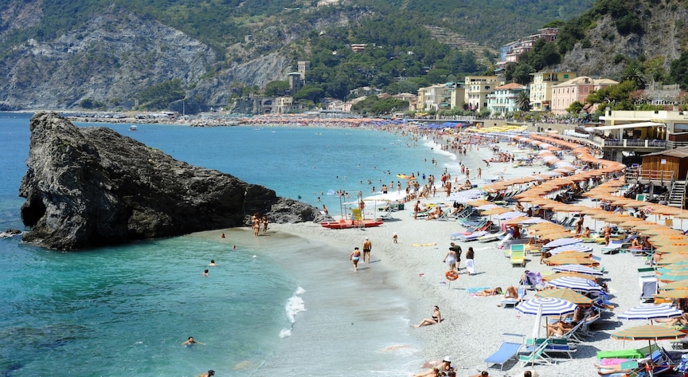 beautiful beaches Liguria Italy West Coast
