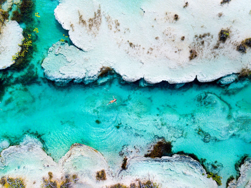 Der See der sieben Blaut&ouml;ne in Mexiko