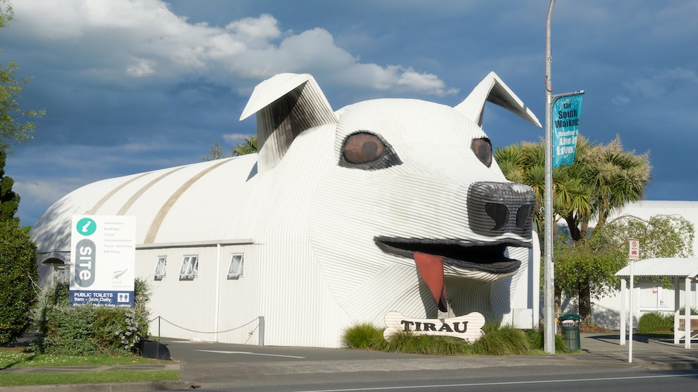 Dieser putzige Hund aus Wellblech ist ein Besucherzentrum: Das i-SITE Visitor Centre in Tirau, Neuseeland.