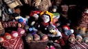 Auf den Märkten Perus werden kleine Wunschpuppen verkauft