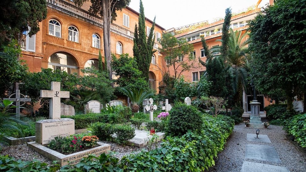 Campo Santo Teutonico Friedhof