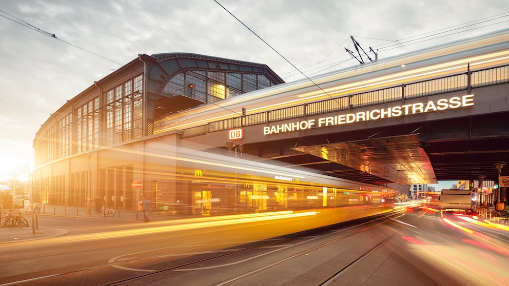 Die Zahl der Taschen- und Gepäckdiebstähle in Zügen und Bahnhöfen steigt.