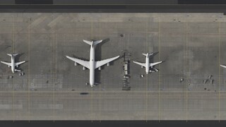 Schnappt sich das Unternehmen Amazon bald den Flughafen Frankfurt-Hahn? Laut Medienberichten sei der Online-Gigant sogar an einem Kauf des Airports interessiert.