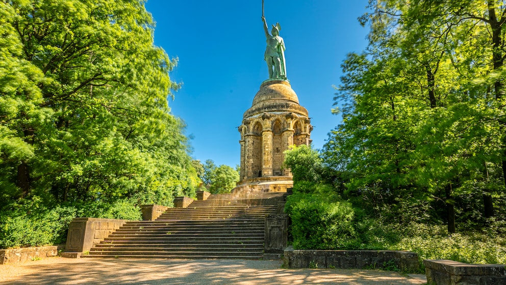 Das Hermannsdenkmal steht in Detmold, der grünsten Stadt Deutschlands