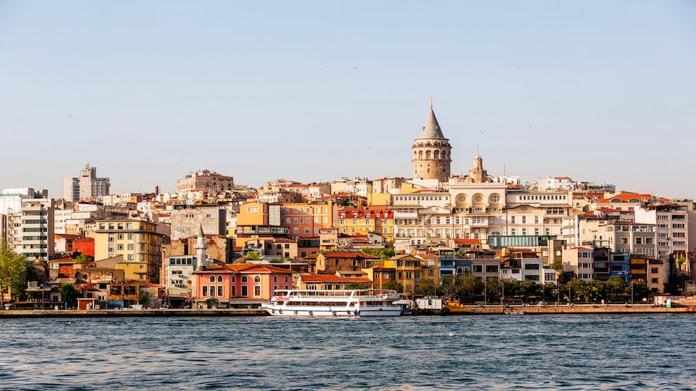 Wer feiern möchte, den zieht es in Istanbul meist nach Beyoglu. Aber Vorsicht, wenn Sie als Mann allein unterwegs sind: Betrüger haben es genau auf diese Zielgruppe abgesehen