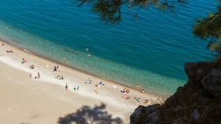 Rund um Kemer locken malerische Strände – wie hier der Cirali Beach