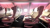 In der Premium Economy Class gibt's mehr Service und mehr Platz