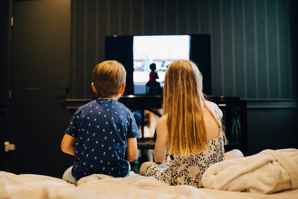 Hotels können für Kinder spannende Orte sein – sie bergen aber auch Gefahren