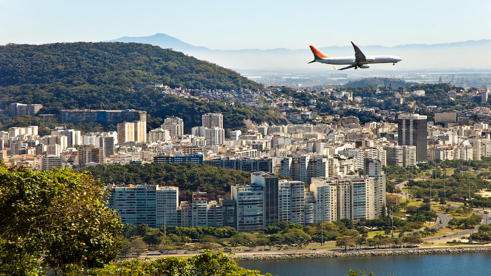 Der Flughafen von Rio de Janeiro und seine Stimme: Iris Lettieris (hier ein Bild aus früheren Tagen)